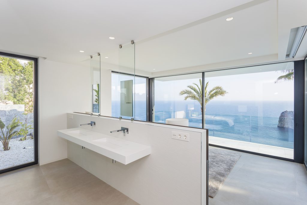 Pascual y Cuenca: puertas para spa a medida en Alicante